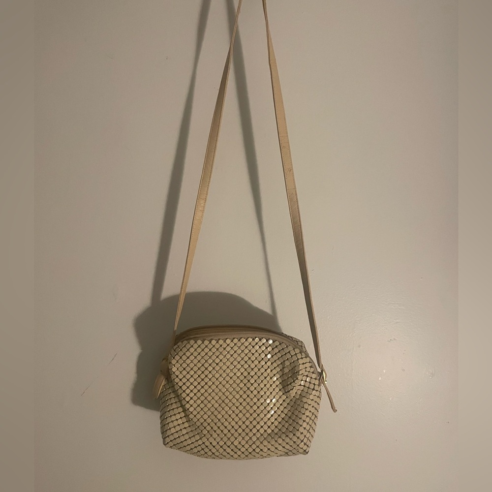 Very pretty cream colored purse - Picture 3 of 5